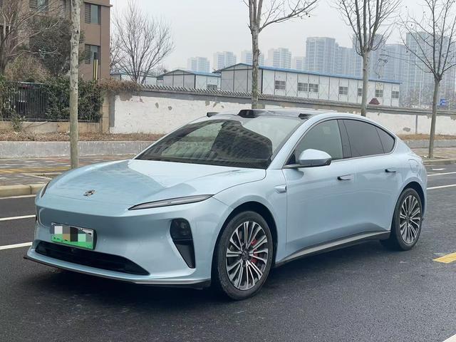 NIO ET5