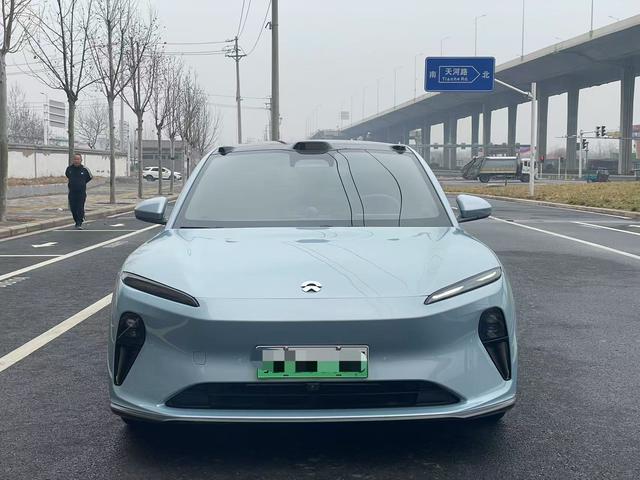 NIO ET5