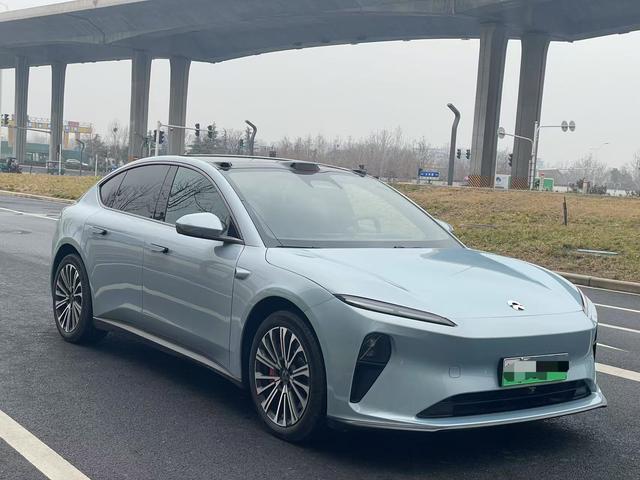 NIO ET5