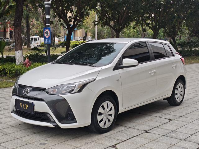 Toyota YARiS L to dazzle