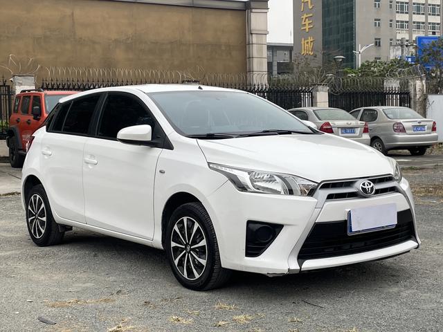 Toyota YARiS L to dazzle