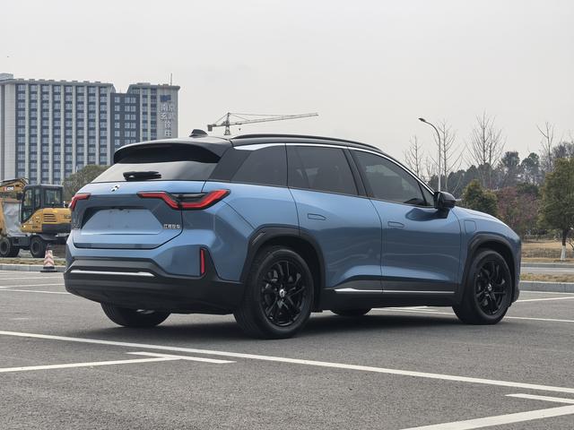 NIO ES6