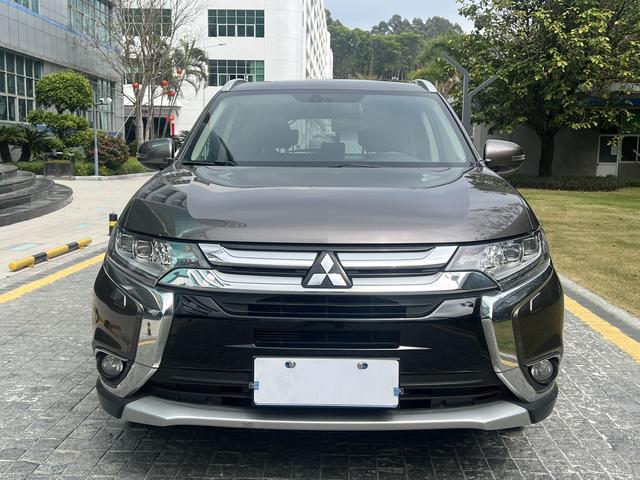 Mitsubishi Outlander (imported)