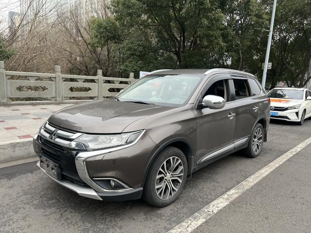 Mitsubishi Outlander (imported)