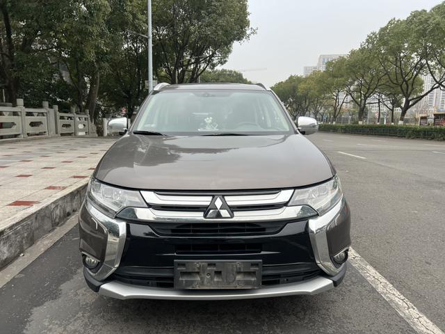 Mitsubishi Outlander (imported)