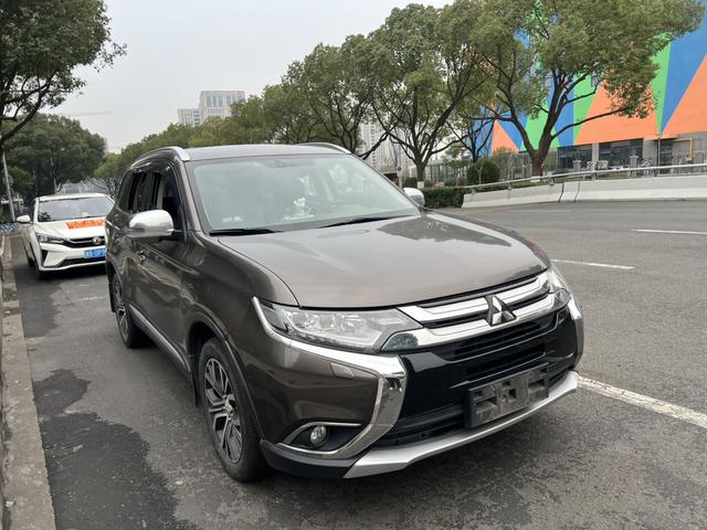 Mitsubishi Outlander (imported)