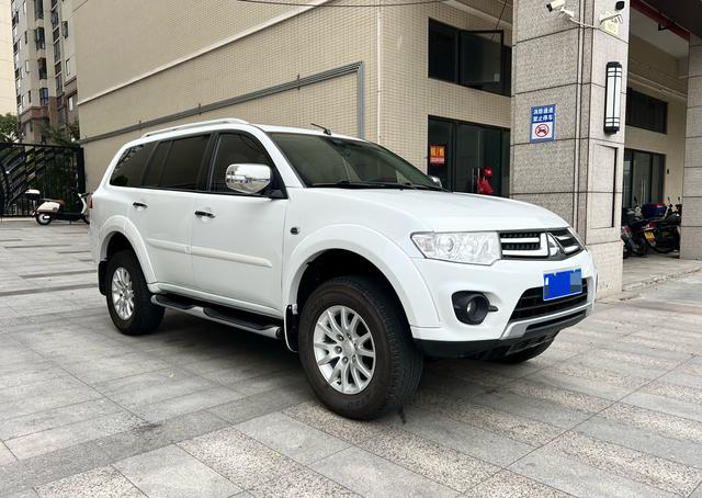 Mitsubishi Pajero Jinchang