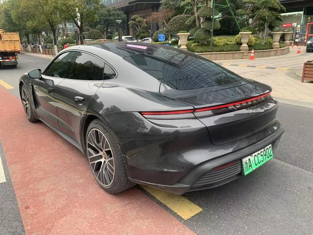 Porsche Taycan