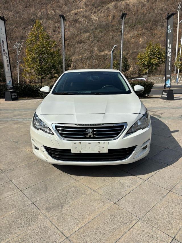 Peugeot 408