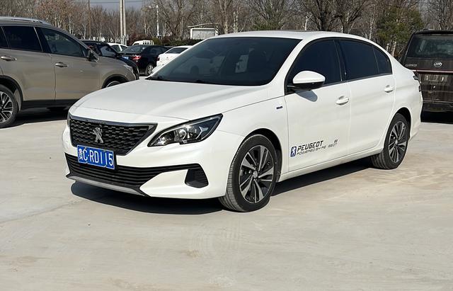 Peugeot 408