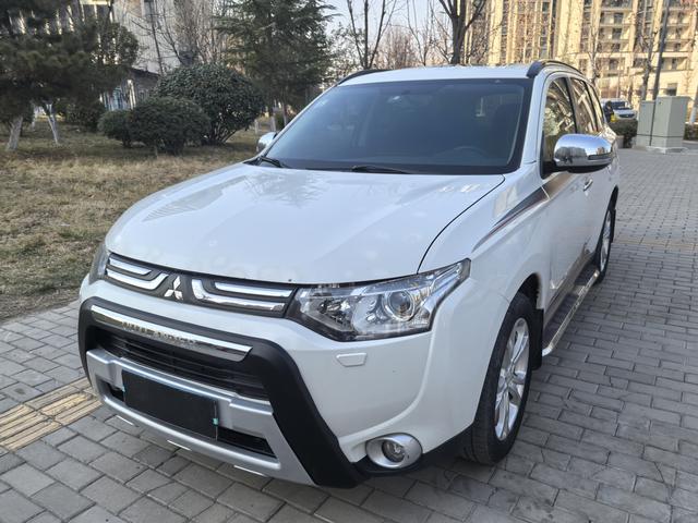 Mitsubishi Outlander (imported)