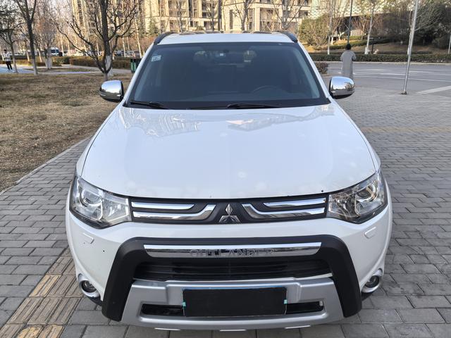 Mitsubishi Outlander (imported)