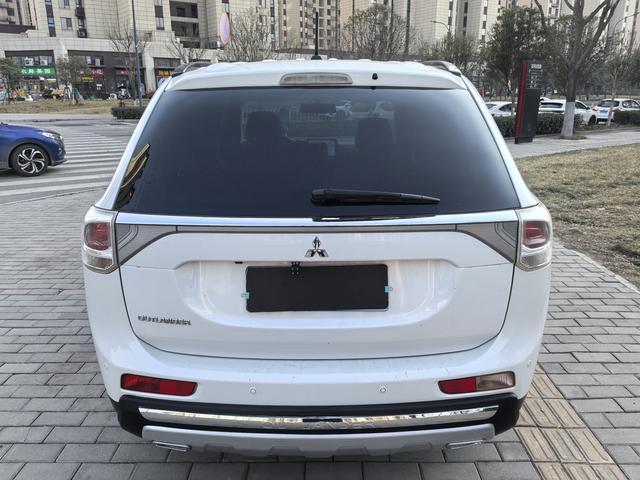 Mitsubishi Outlander (imported)