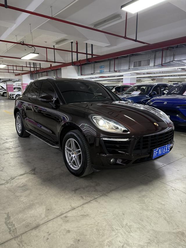 Porsche Macan