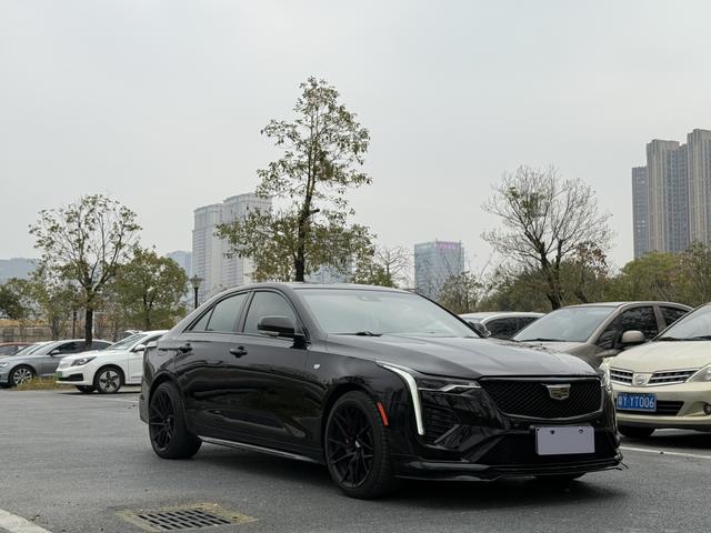 Cadillac CT4