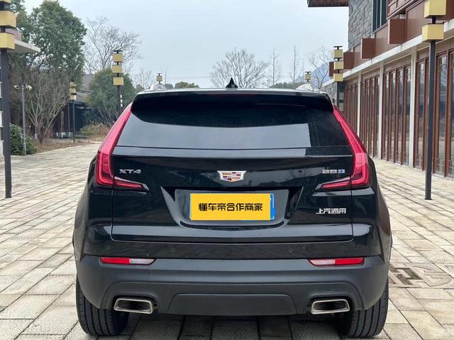 Cadillac XT4