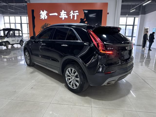 Cadillac XT4