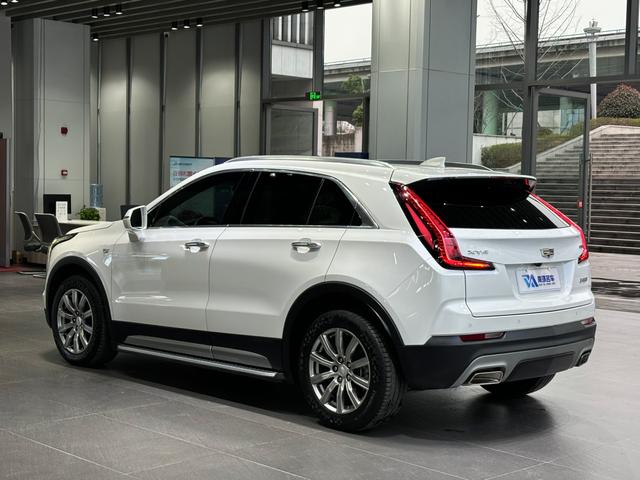 Cadillac XT4