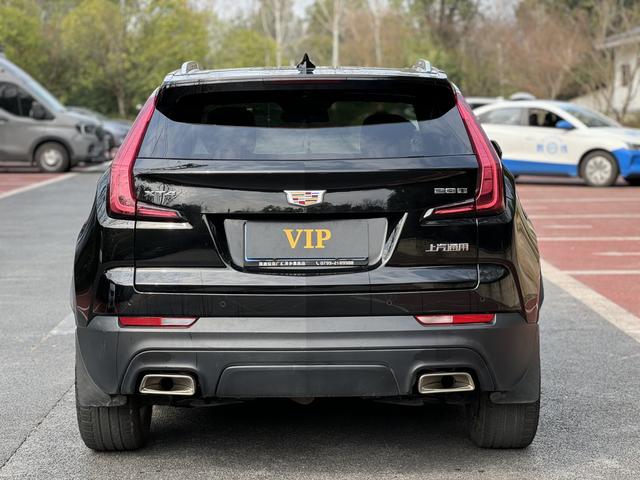 Cadillac XT4