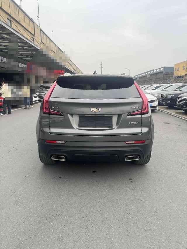 Cadillac XT4