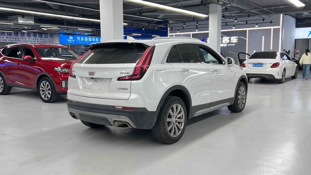 Cadillac XT4