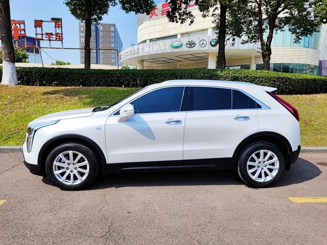 Cadillac XT4