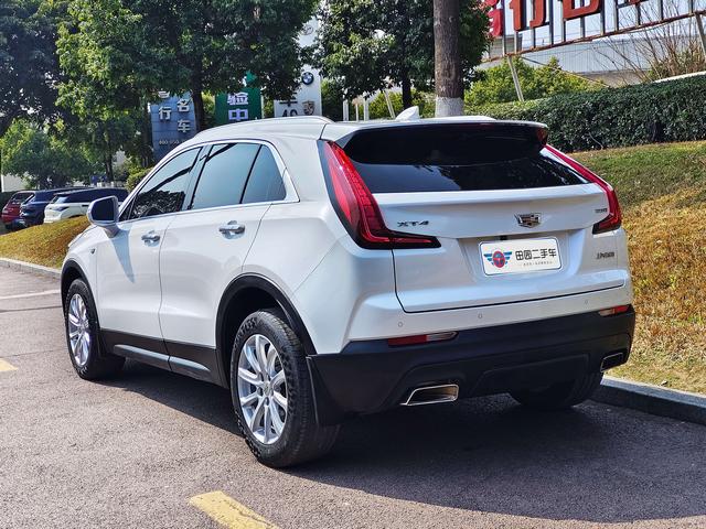 Cadillac XT4