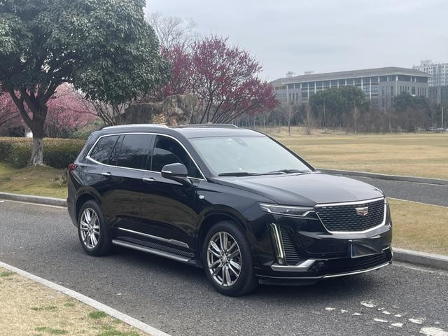 Cadillac XT6