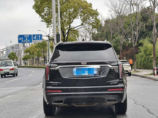 Cadillac XT6