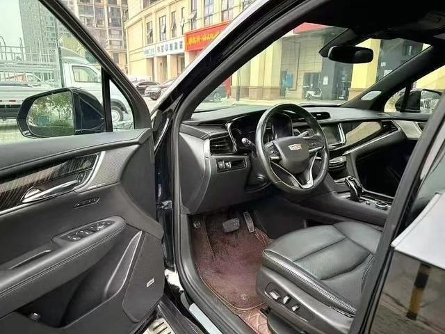 Cadillac XT6