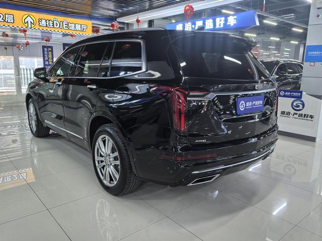 Cadillac XT6