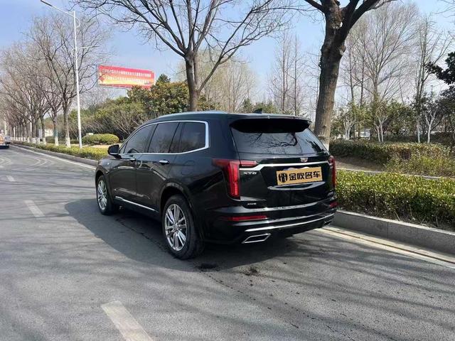 Cadillac XT6