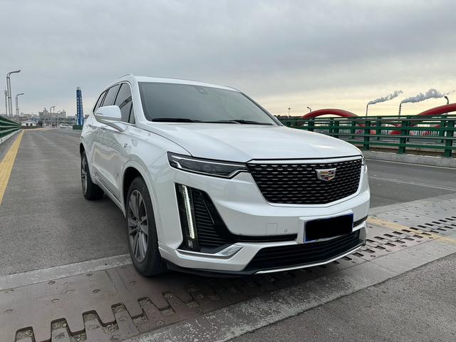 Cadillac XT6