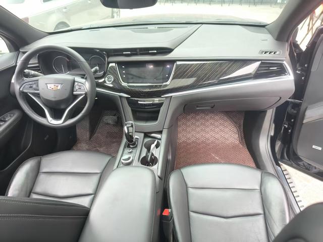 Cadillac XT6