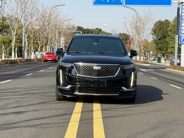 Cadillac XT6