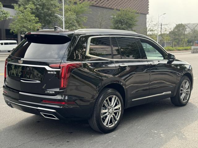 Cadillac XT6