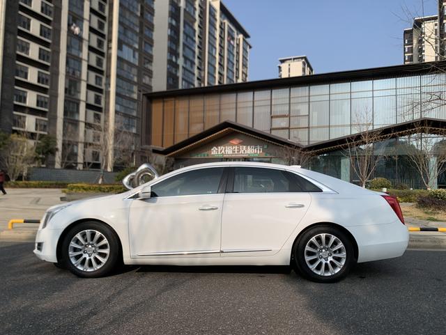 Cadillac XTS