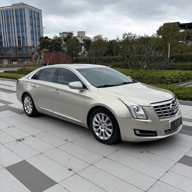 Cadillac XTS