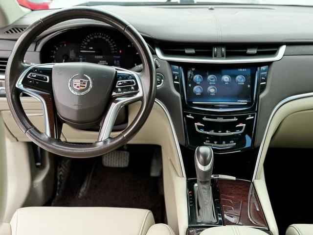 Cadillac XTS