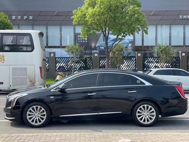 Cadillac XTS