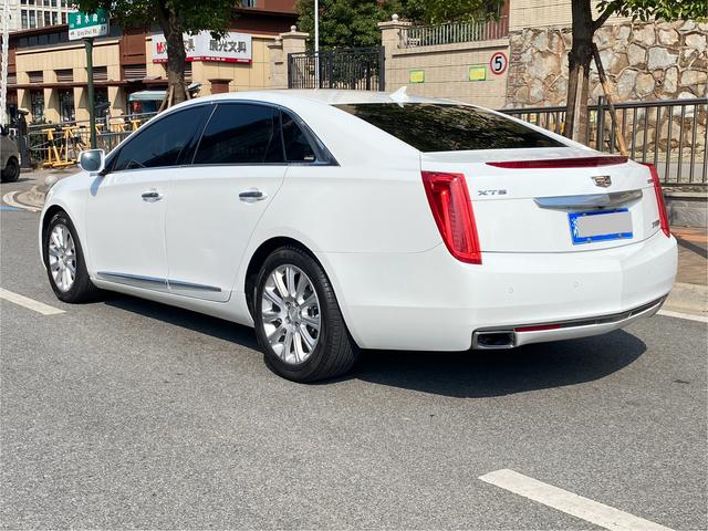 Cadillac XTS