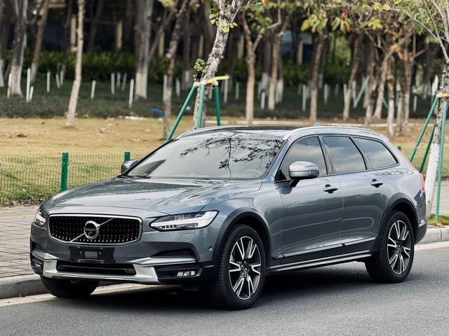 Volvo V90