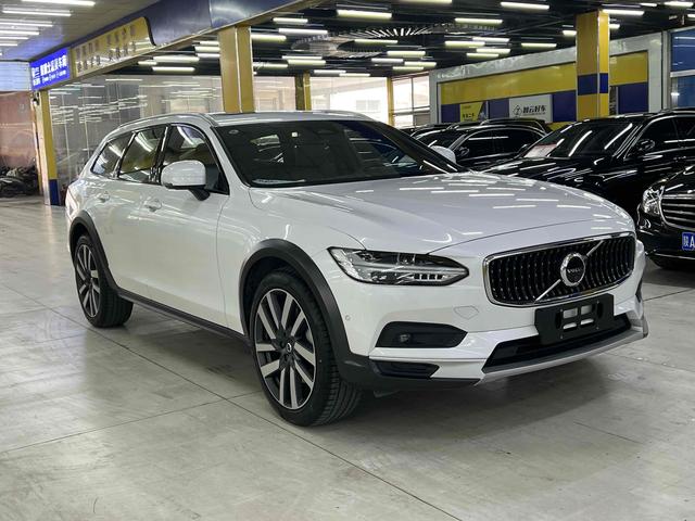 Volvo V90