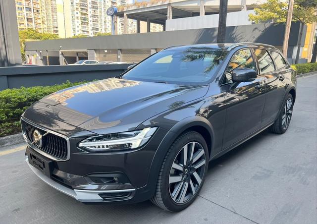 Volvo V90