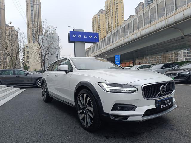 Volvo V90