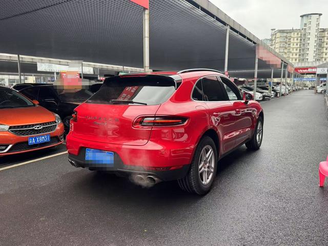 Porsche Macan