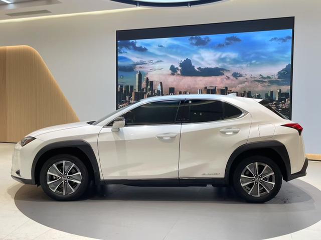 Lexus UX EV