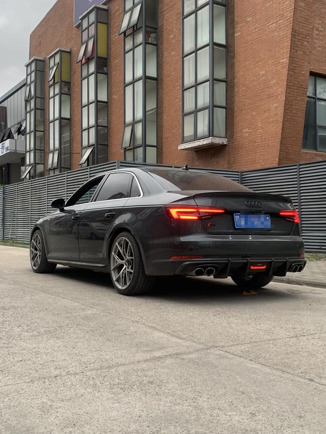 Audi S4