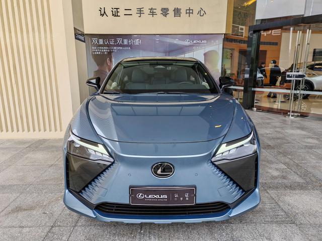 Lexus RZ