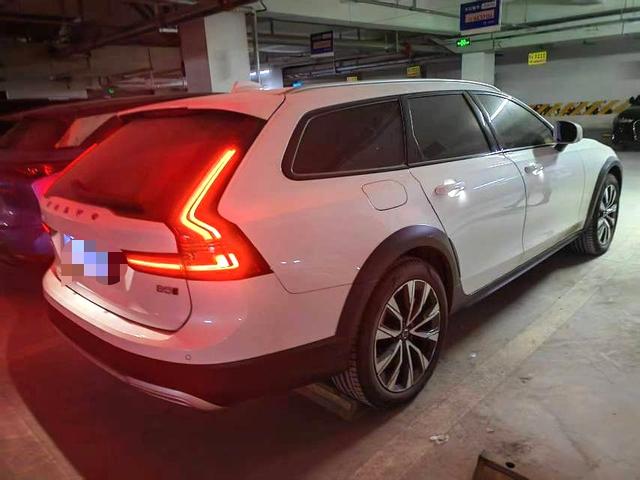 Volvo V90